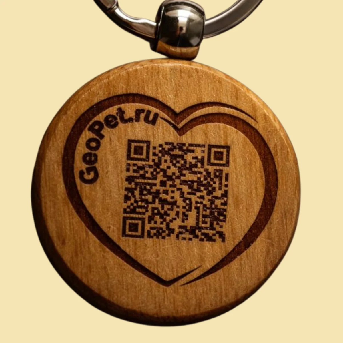 Адресник для собак с QR деревянный GeoPet ID круг с контуром сердца